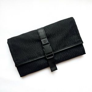 Lululemon Test of Time Travel Wallet